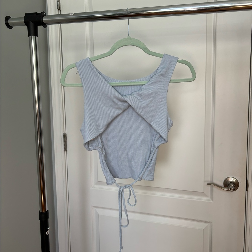 Blue backless crop top - Picture 2 of 3